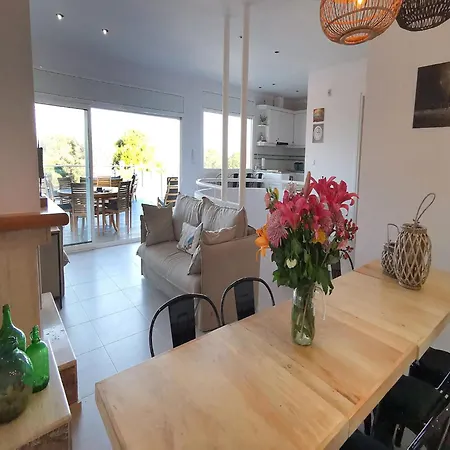 Villa Apartment, 350 Meters From The Riells *