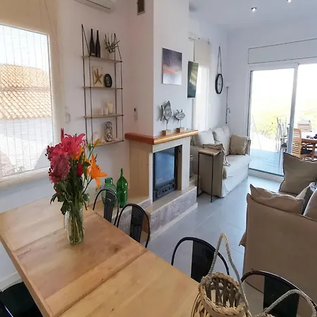 Villa Apartment, 350 Meters From The Riells